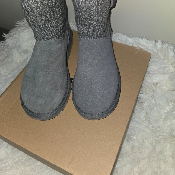 UGG Classic Solene Mini Bootie - Picture 2 of 10